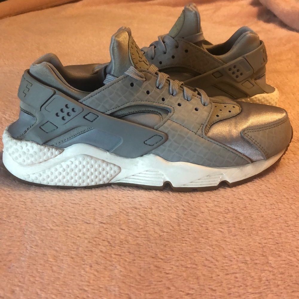 Air Huarache by Nike: Wolf Grey